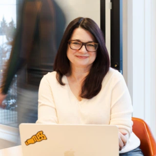 Head shot of Mona Csada